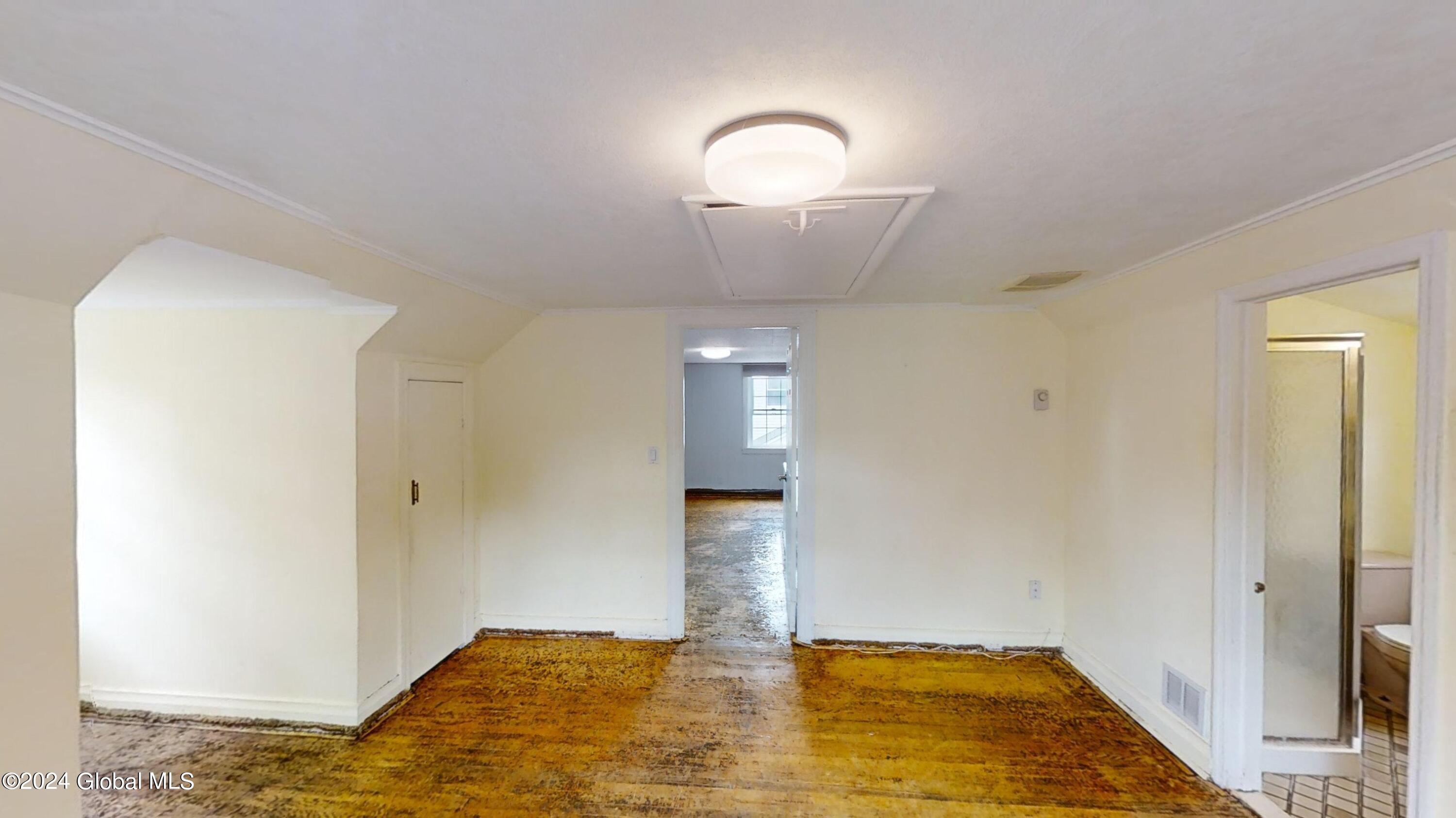 2041 Hoover Road Niskayuna, NY 12309 - Photo 17 of 26 2041-Hoover-rd-Niskayuna-06252024_101157