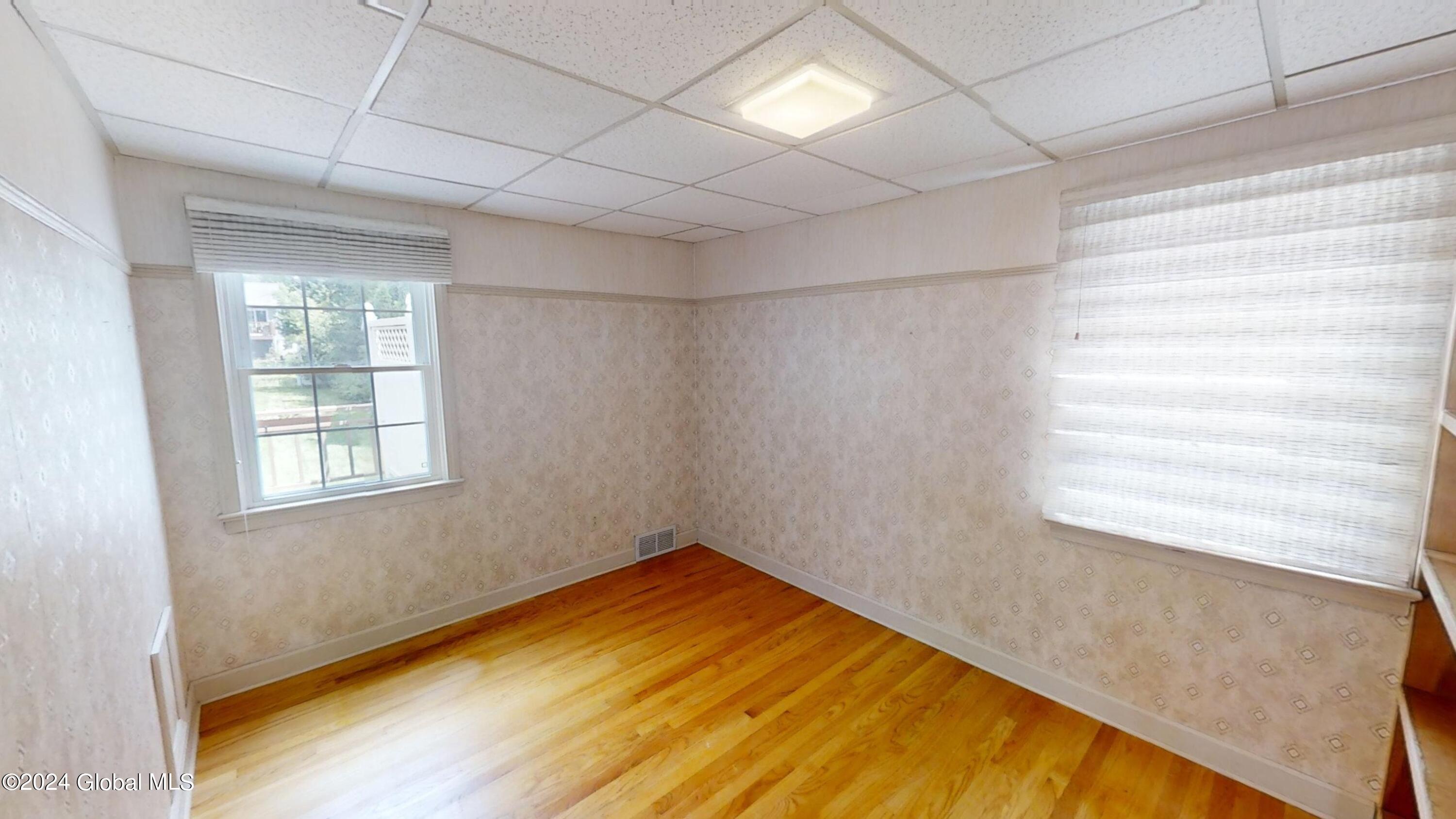 2041 Hoover Road Niskayuna, NY 12309 - Photo 10 of 26 2041-Hoover-rd-Niskayuna-06252024_101019