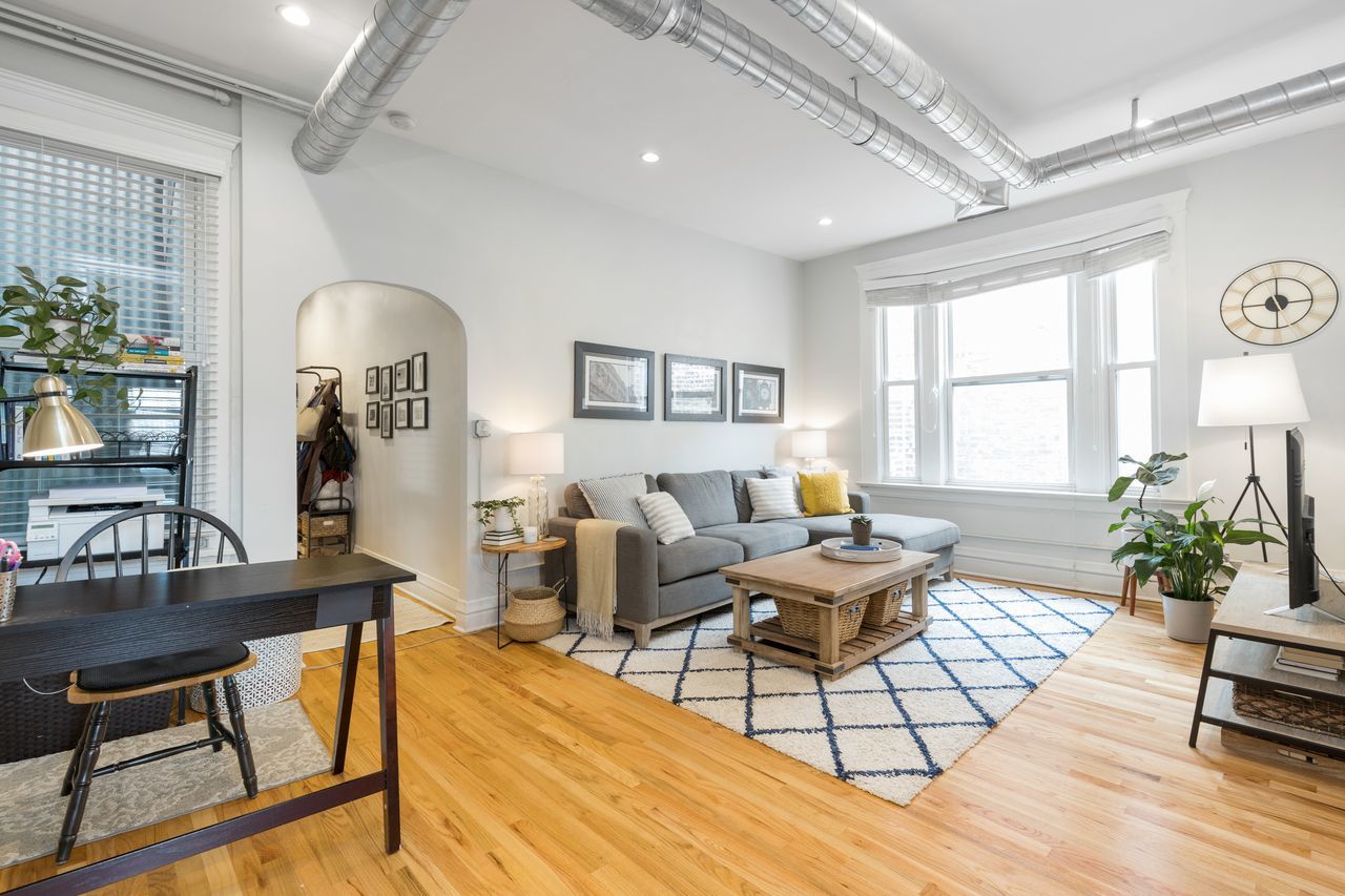 846 West Sheridan Road, Unit 3R Chicago, IL 60613 - Photo 2 of 13