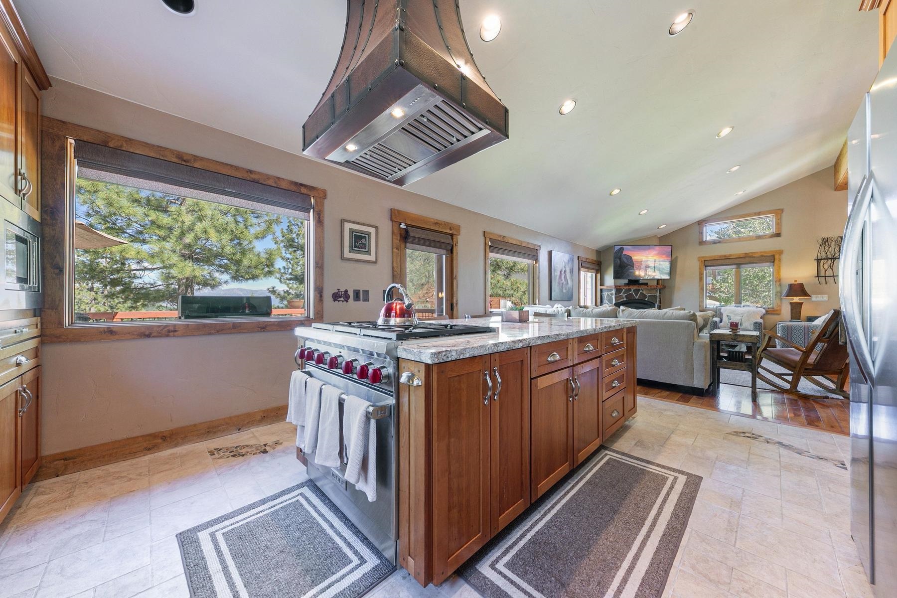 13165 Pinnacle Loop Truckee, CA 96161 - Photo 10 of 28
