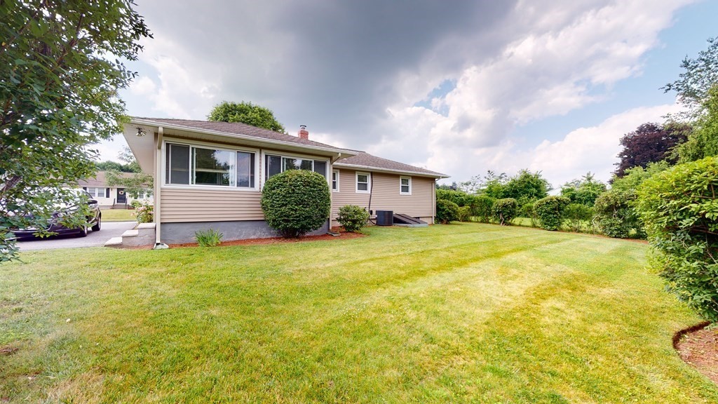 30 Tupelo Road Worcester, MA 01606 - Photo 4 of 36 Gallery Image 4