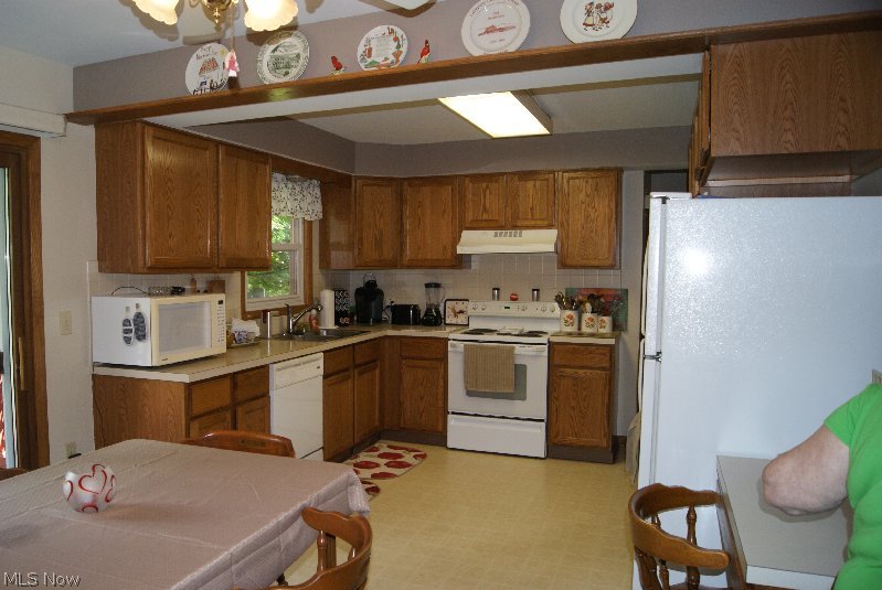 4575 Venus Road Uniontown, OH 44685 - Photo 7 of 19 Gallery Image 7