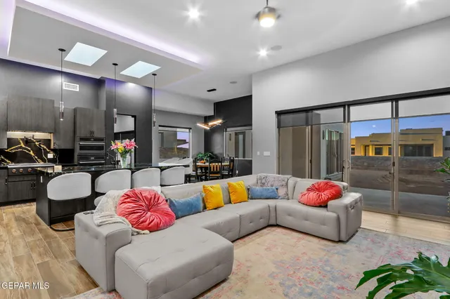 $629,000 | 321 Rio De Jazmin Circle, El Paso, TX 79932