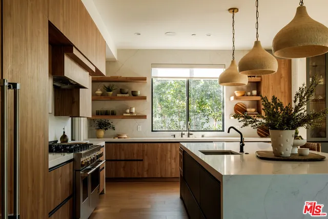 $3,700,000 | 15473 La Maida Street, Sherman Oaks, CA 91403