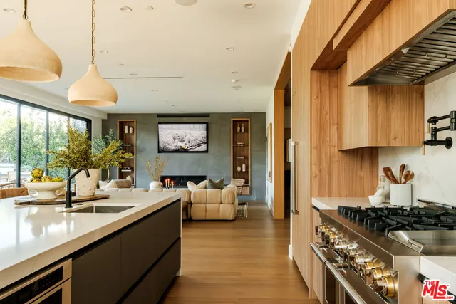 $3,700,000 | 15473 La Maida Street, Sherman Oaks, CA 91403