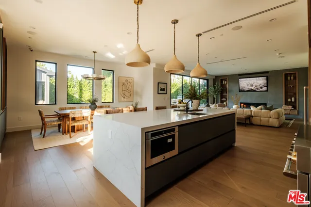 $3,700,000 | 15473 La Maida Street, Sherman Oaks, CA 91403