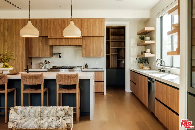 $3,700,000 | 15473 La Maida Street, Sherman Oaks, CA 91403