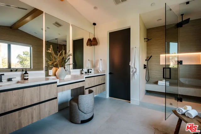 $3,700,000 | 15473 La Maida Street, Sherman Oaks, CA 91403