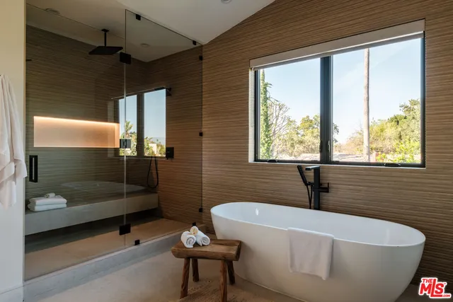 $3,700,000 | 15473 La Maida Street, Sherman Oaks, CA 91403