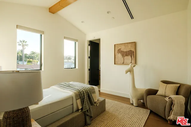 $3,700,000 | 15473 La Maida Street, Sherman Oaks, CA 91403