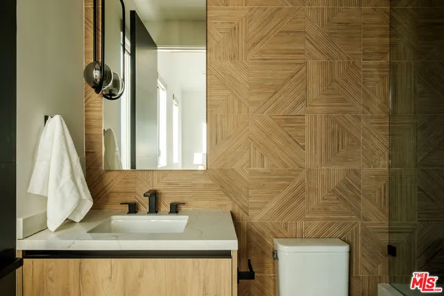 $3,700,000 | 15473 La Maida Street, Sherman Oaks, CA 91403