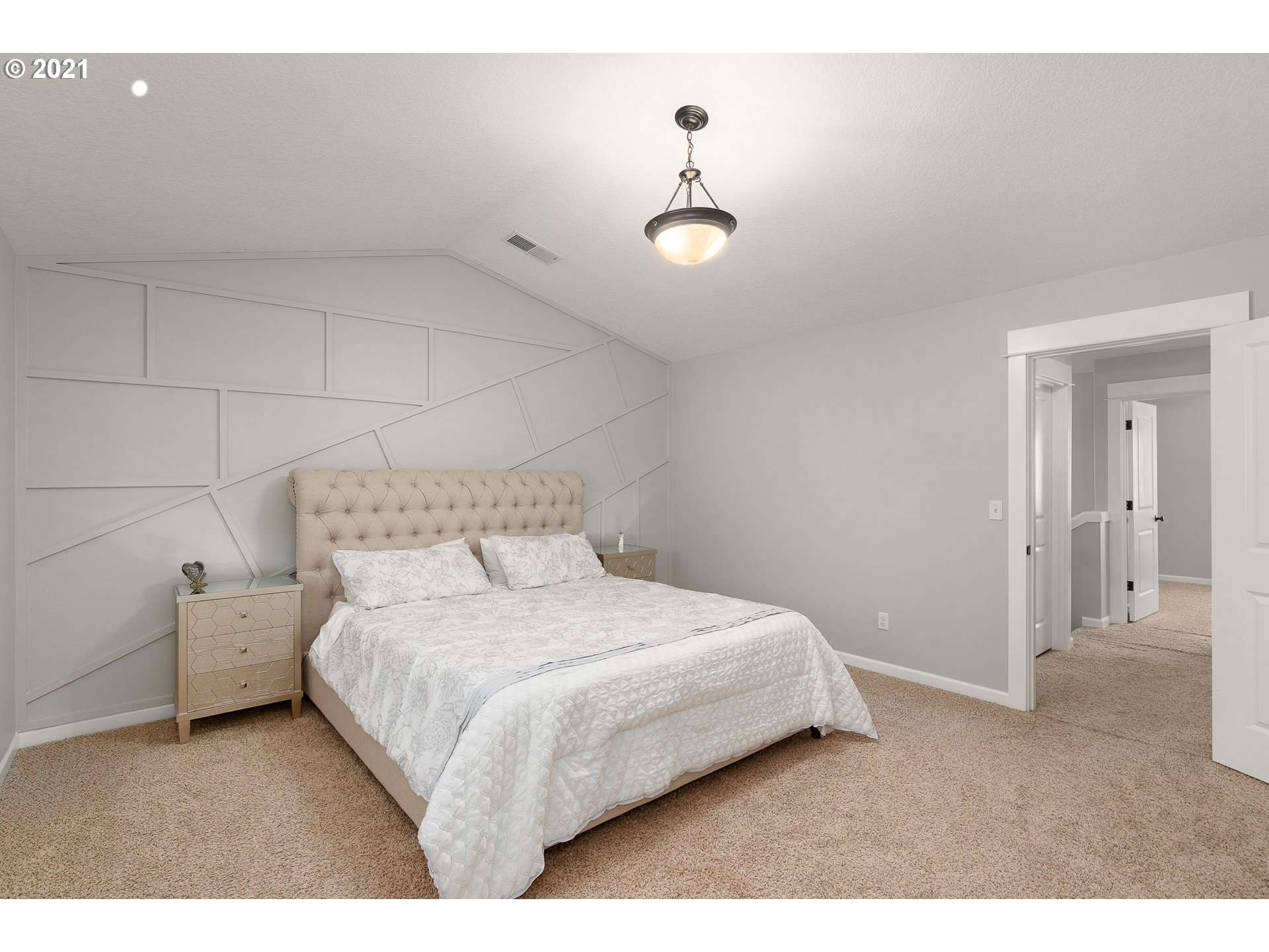 231 Southwest Gabbert Road Gresham, OR 97080 - Photo 14 of 31 Gallery Image 14