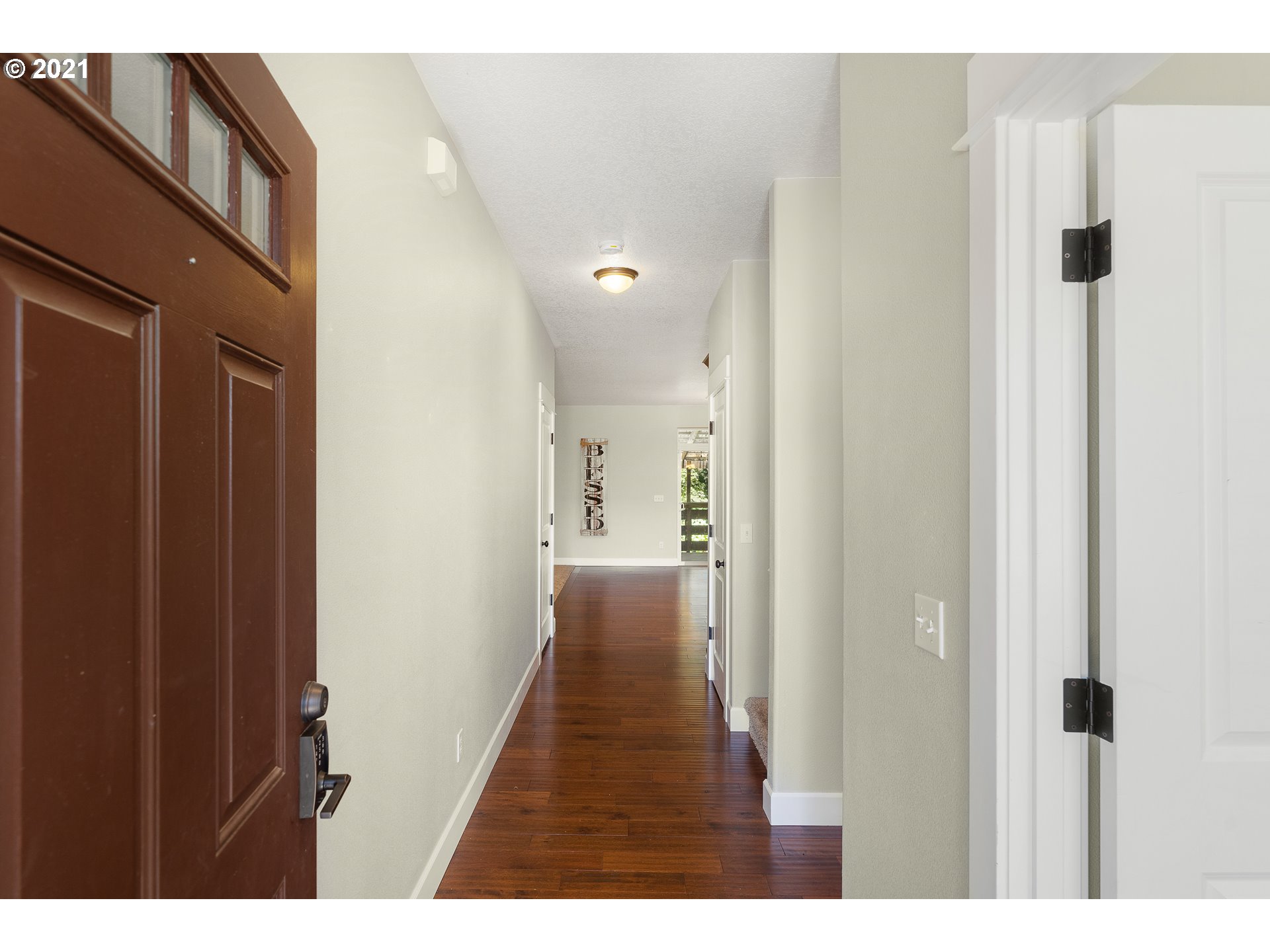 231 Southwest Gabbert Road Gresham, OR 97080 - Photo 3 of 31 Gallery Image 3