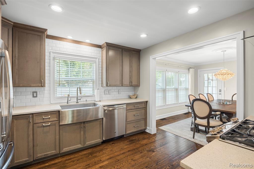 2872 Manchester Road Birmingham, MI 48009 - Photo 11 of 53
