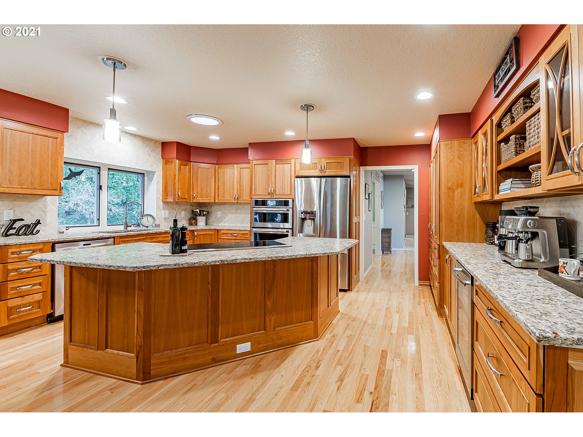 11475 Northwest Reeves Street Portland, OR 97229 - Photo 5 of 32 Gallery Image 5