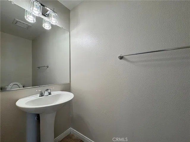 $5,400 | 39 Eaglecreek, Irvine, CA 92618