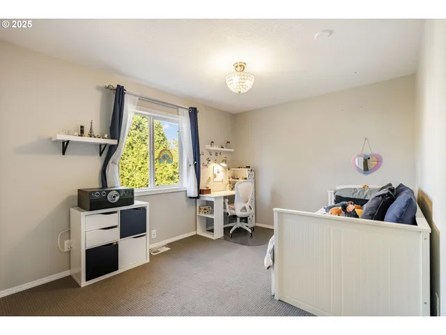 $574,999 | 14935 Southeast Paddington Road, Clackamas, OR 97015