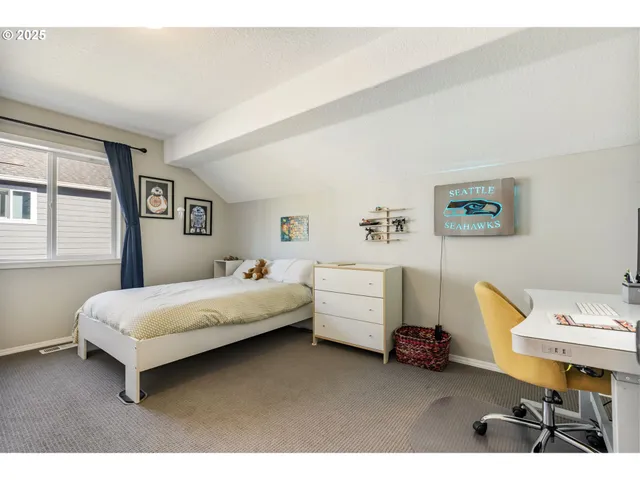 $574,999 | 14935 Southeast Paddington Road, Clackamas, OR 97015