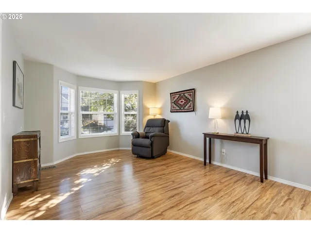 $574,999 | 14935 Southeast Paddington Road, Clackamas, OR 97015