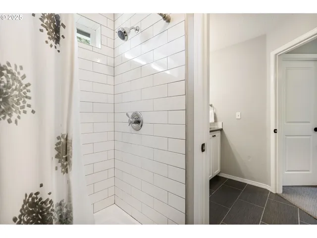 $574,999 | 14935 Southeast Paddington Road, Clackamas, OR 97015