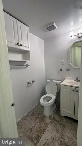 $2,200 | 3790 Lyndhurst Drive, Unit 103, Fairfax, VA 22031