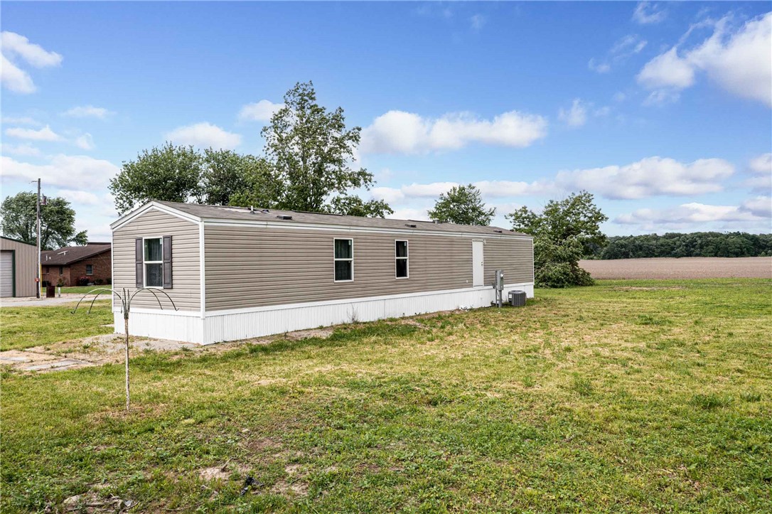 3132 East 580 North Road Stewardson, IL 62463 - Photo 2 of 19