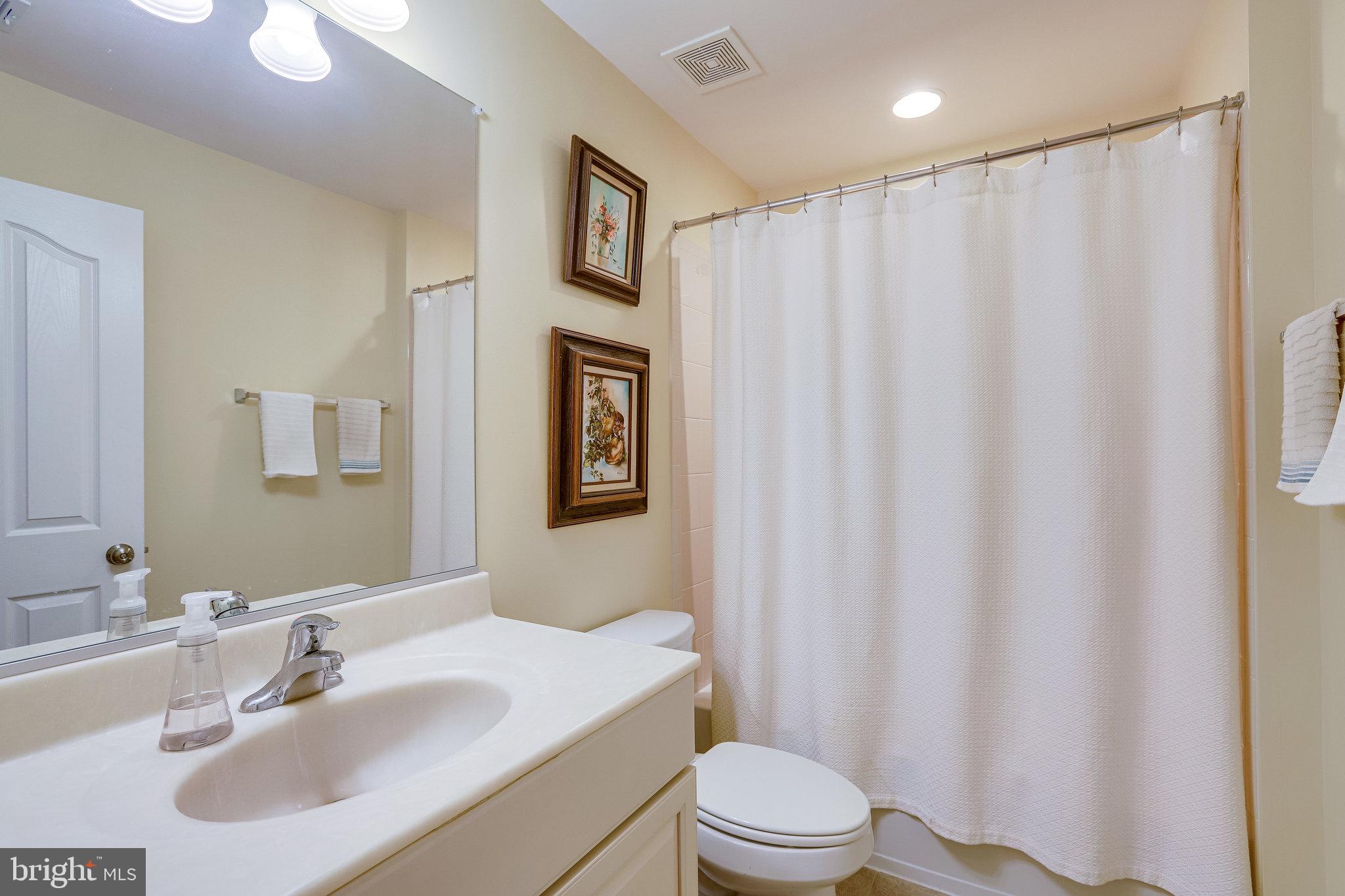 400 Standpipe Road Culpeper, VA 22701 - Photo 47 of 64 Upper level full bath