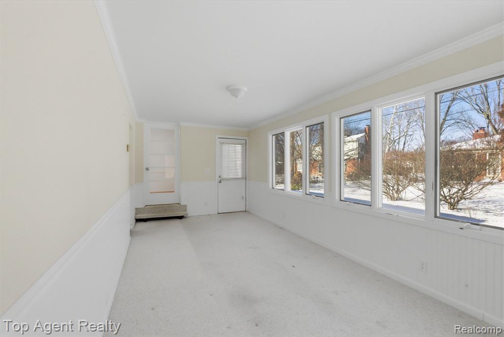 32306 Baintree Road Farmington Hills, MI 48334 - Photo 23 of 42