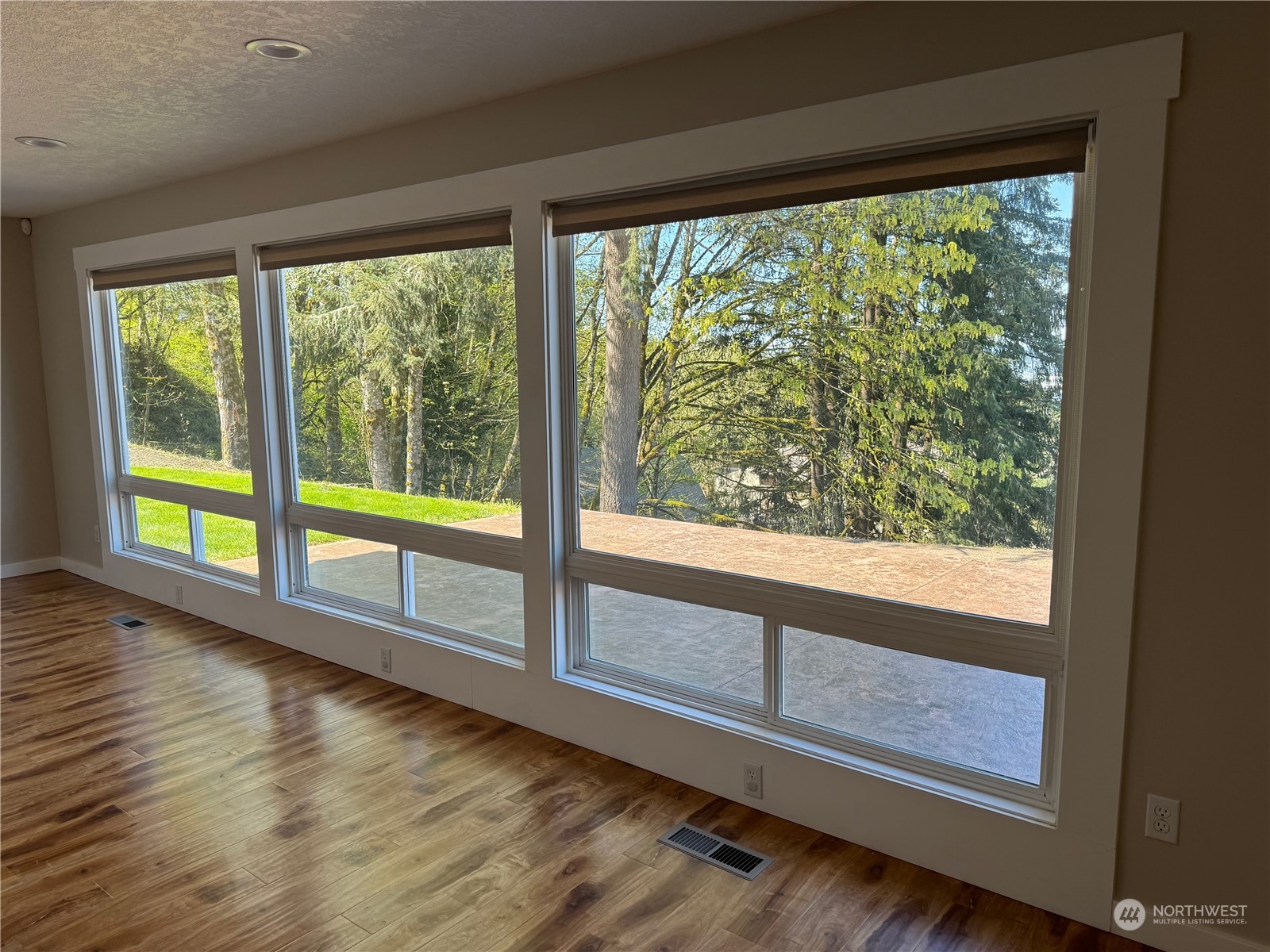 1011 Carroll Road Kelso, WA 98626 - Photo 4 of 25 Gallery Image 4
