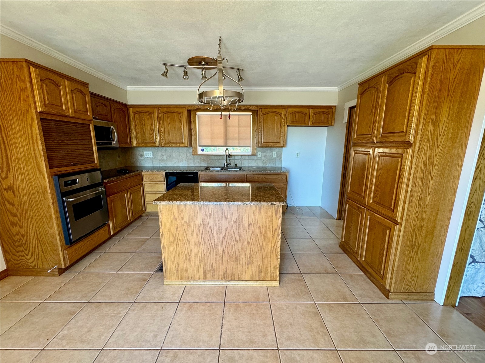 1011 Carroll Road Kelso, WA 98626 - Photo 5 of 25 Gallery Image 5