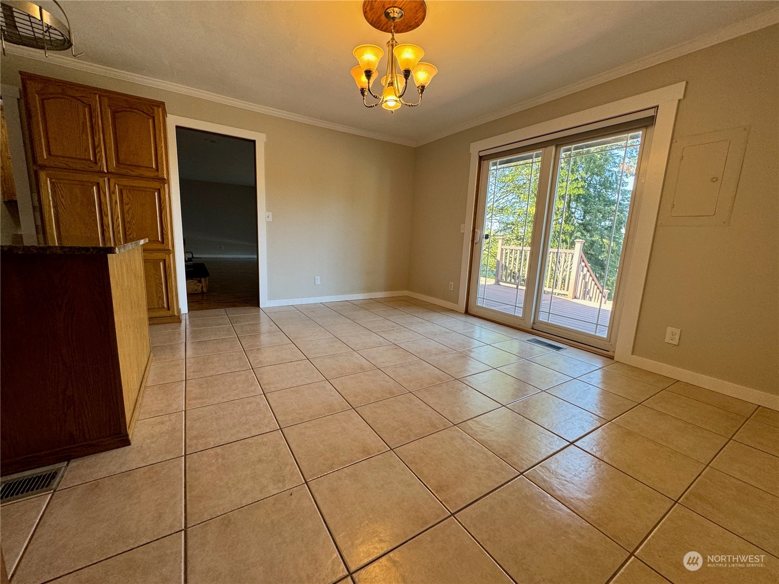 1011 Carroll Road Kelso, WA 98626 - Photo 6 of 25 Gallery Image 6