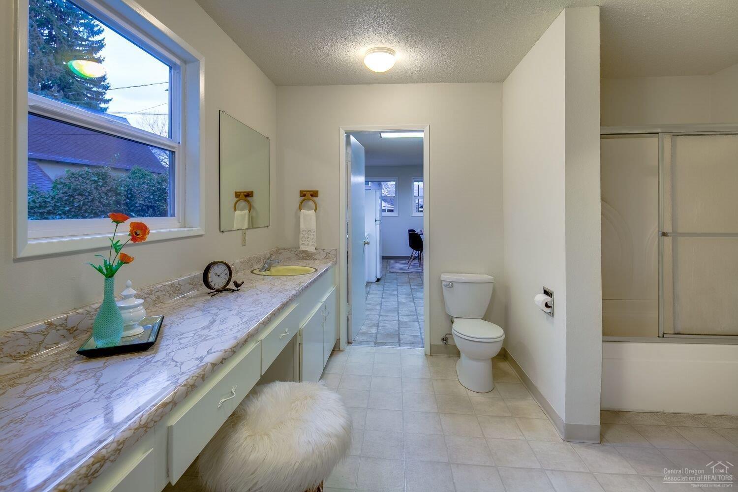 924 Northwest Riverside Boulevard Bend, OR 97703 - Photo 12 of 17 Additional Photo