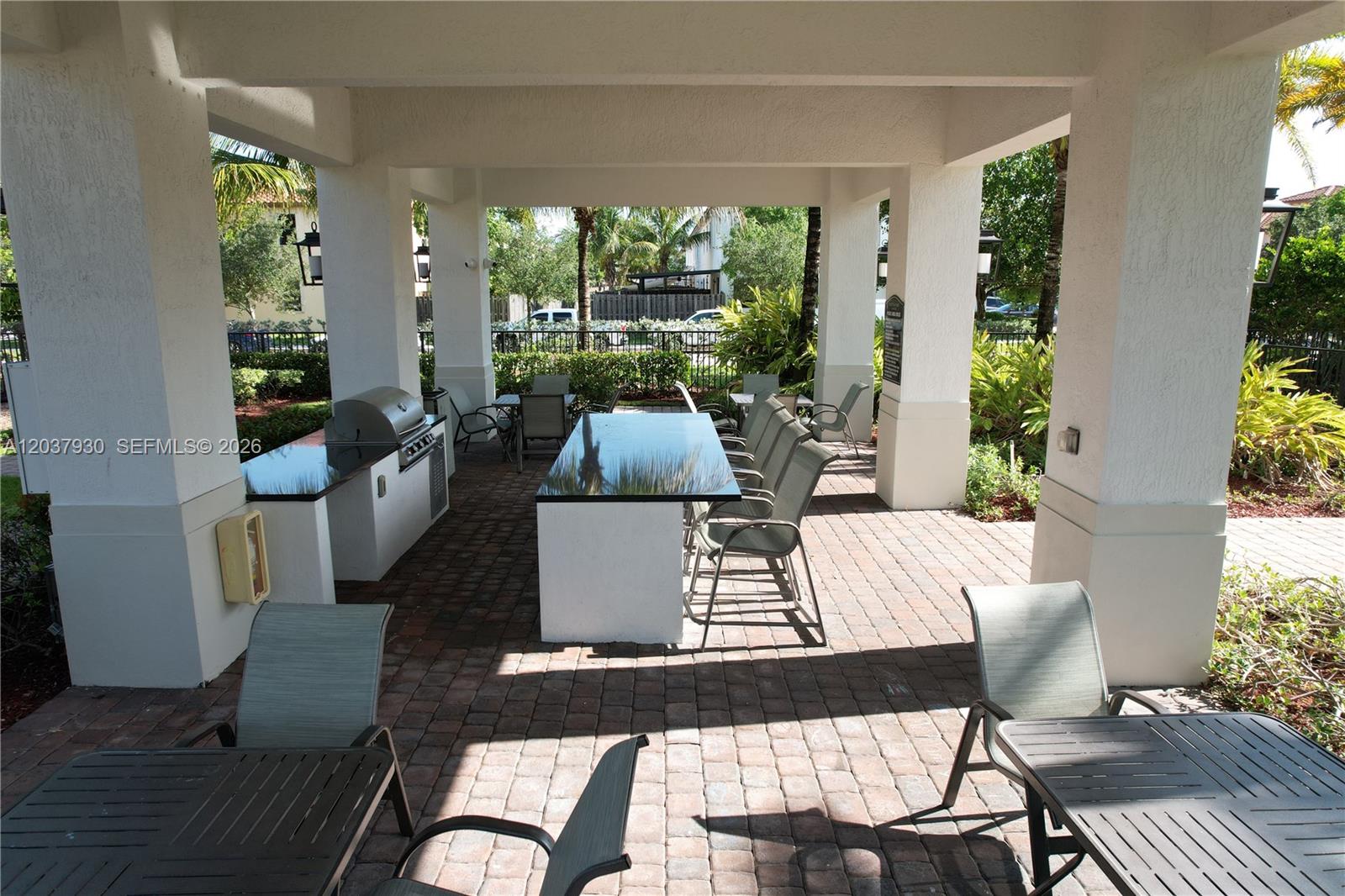 15404 Southwest 175th Street Miami, FL 33187 - Photo 19 of 27 BBQ Area