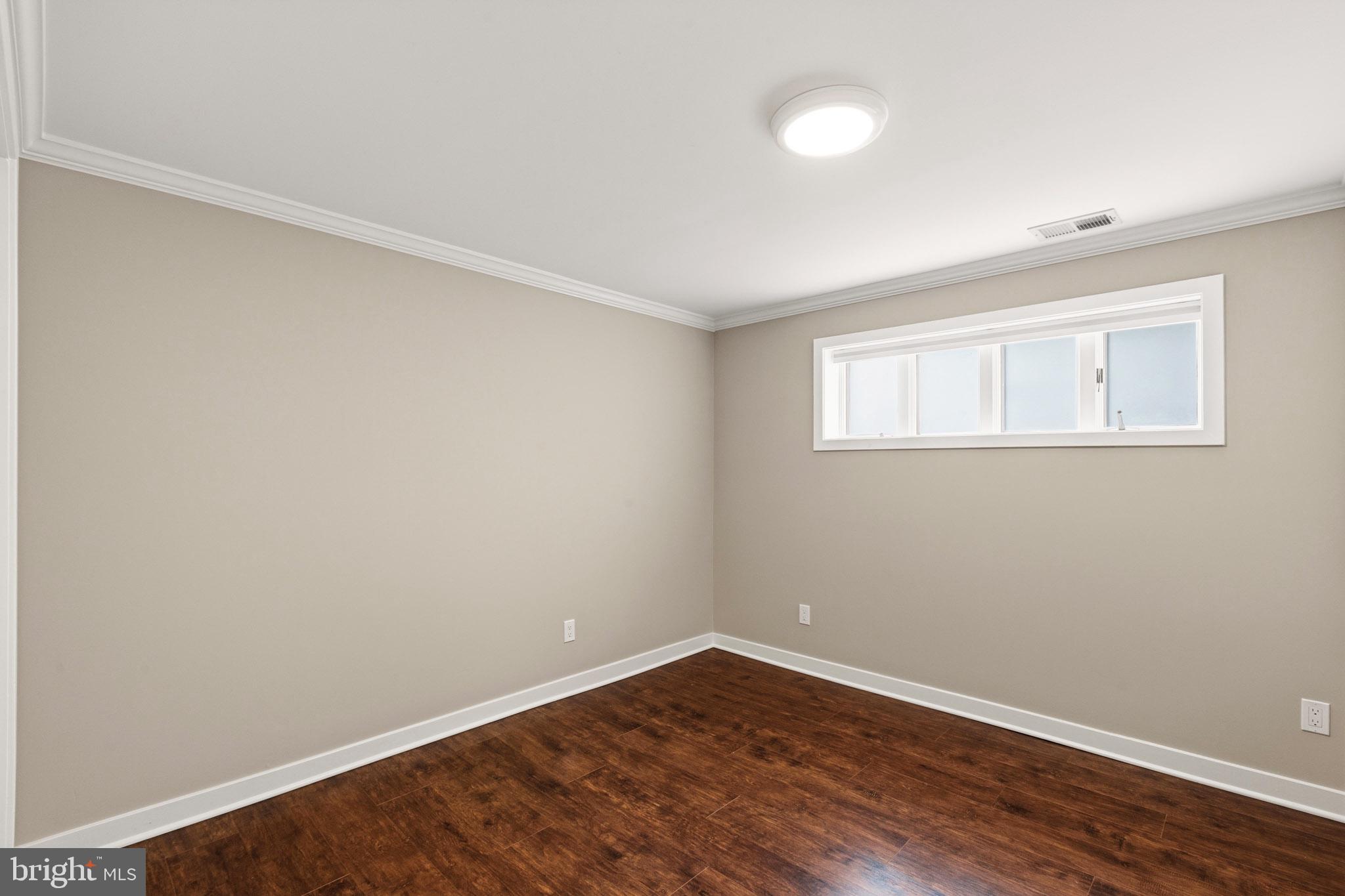 218 Lees Lane Edgewater, MD 21037 - Photo 18 of 41 Bright and airy blank canvas room.