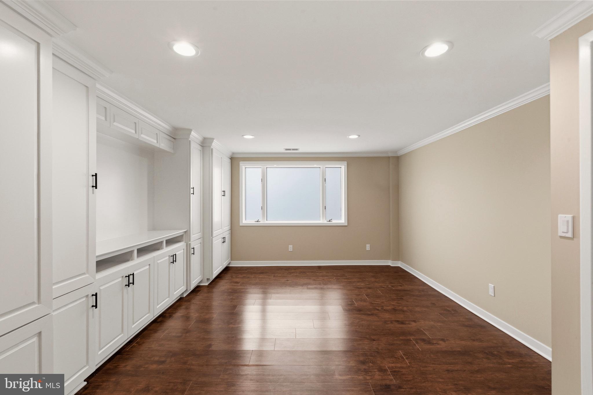 218 Lees Lane Edgewater, MD 21037 - Photo 23 of 41 Bright and versatile living space.