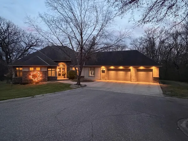 $839,000 | 4173 104th Avenue Northeast, Spicer, MN 56288