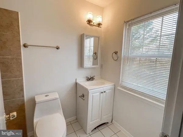 $2,300 | 19920 Waterloo Court, Germantown, MD 20874