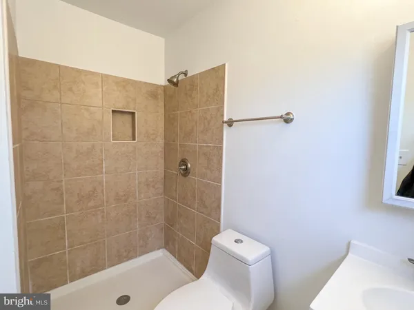 $2,300 | 19920 Waterloo Court, Germantown, MD 20874