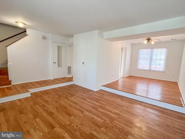 $2,300 | 19920 Waterloo Court, Germantown, MD 20874