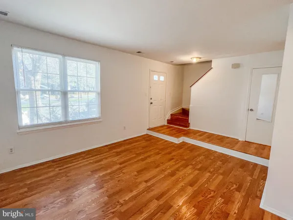 $2,300 | 19920 Waterloo Court, Germantown, MD 20874