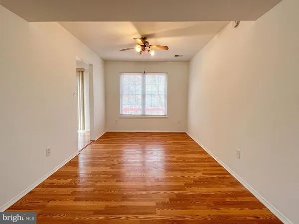 $2,300 | 19920 Waterloo Court, Germantown, MD 20874