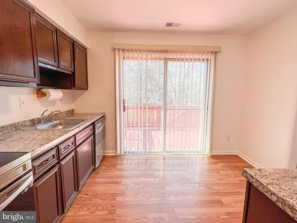 $2,300 | 19920 Waterloo Court, Germantown, MD 20874