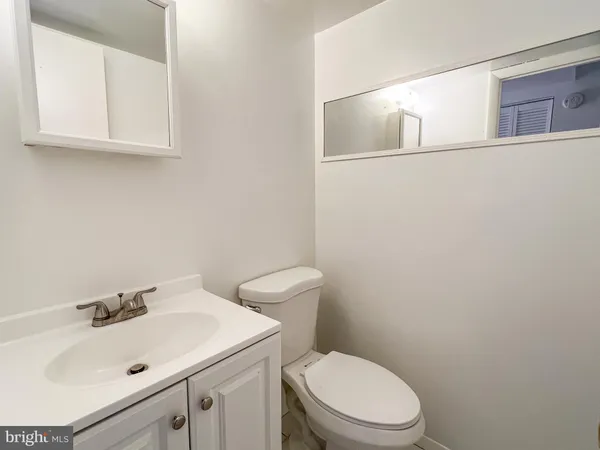 $2,300 | 19920 Waterloo Court, Germantown, MD 20874