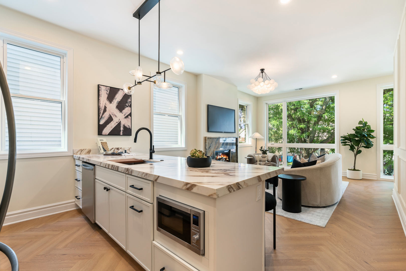3329 North Whipple Street, Unit 2 Chicago, IL 60618 - Photo 8 of 22