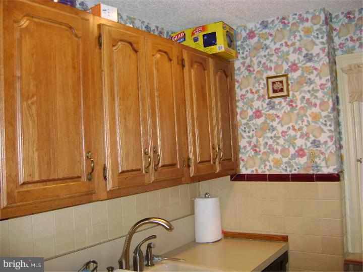527 Covington Road Havertown, PA 19083 - Photo 6 of 19