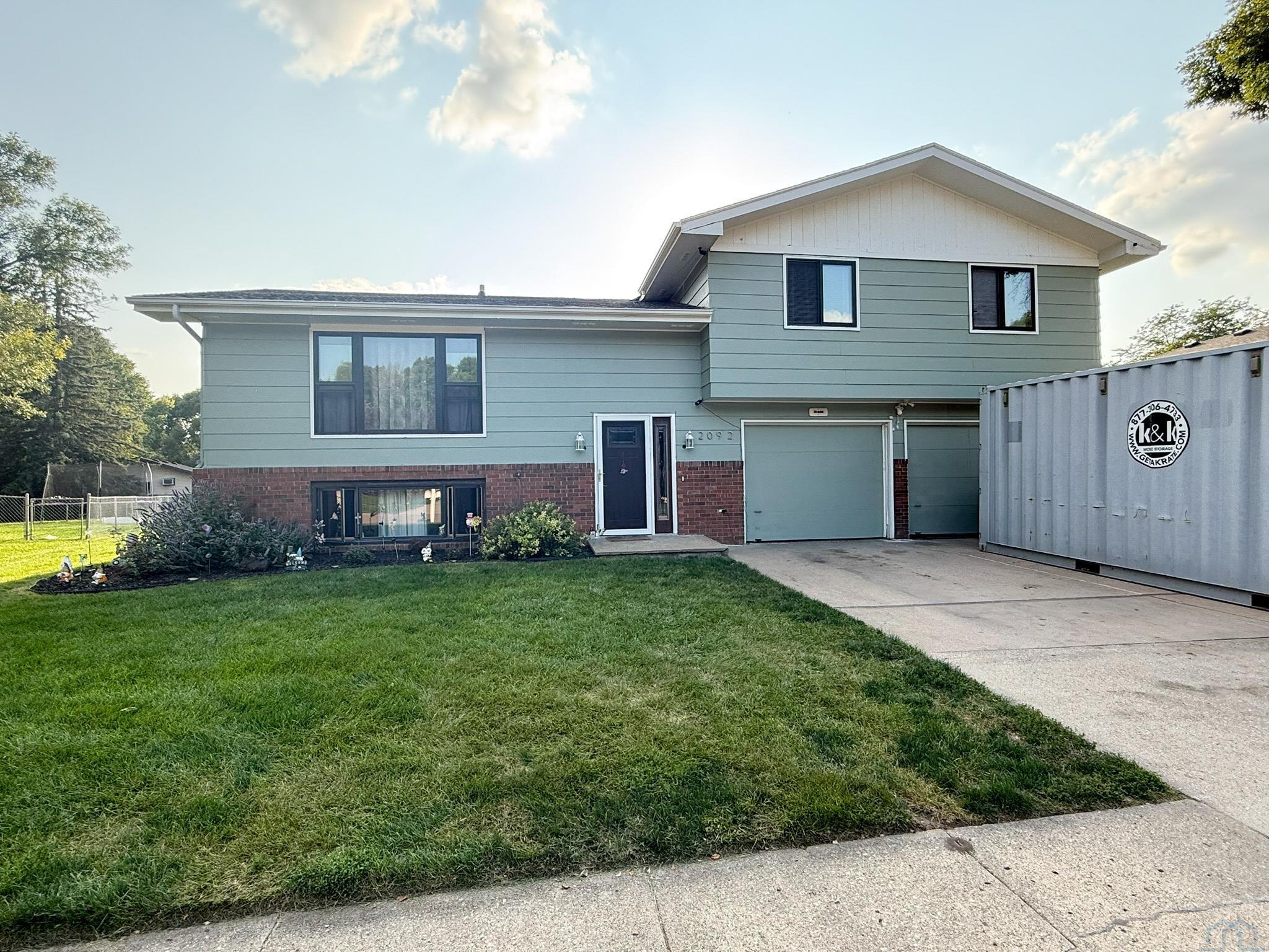 2092 Roundtable Road Sergeant Bluff, IA 51054 - Photo 1 of 17 Gallery Image 1