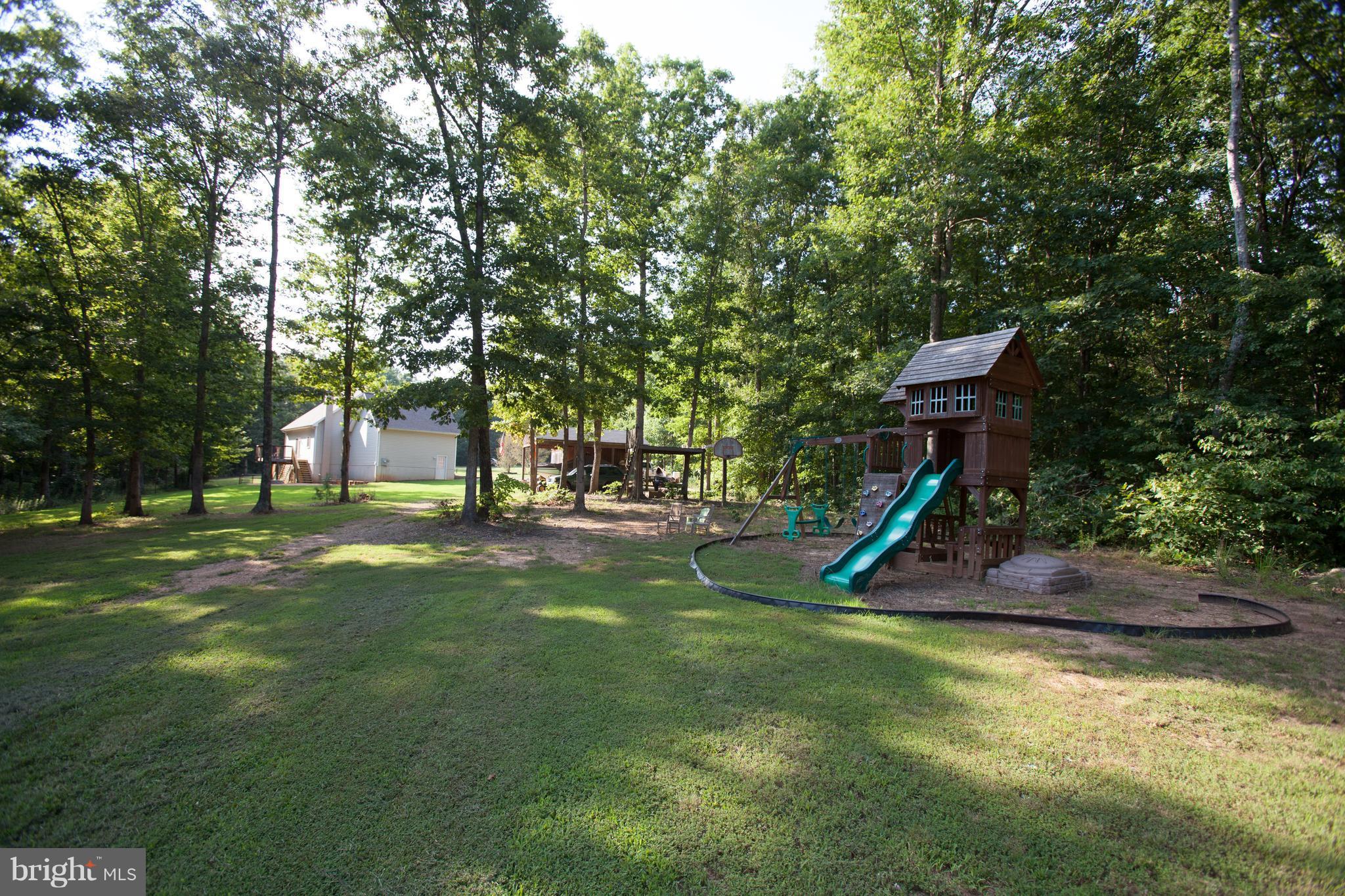 32020 Russel Road Locust Grove, VA 22508 - Photo 18 of 23 Huge Yard