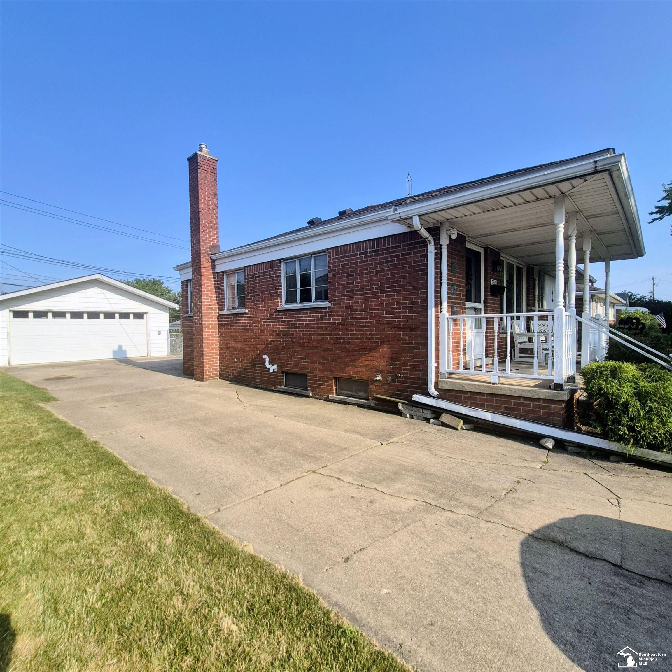 2579 Grange Road Trenton, MI 48183 - Photo 3 of 19