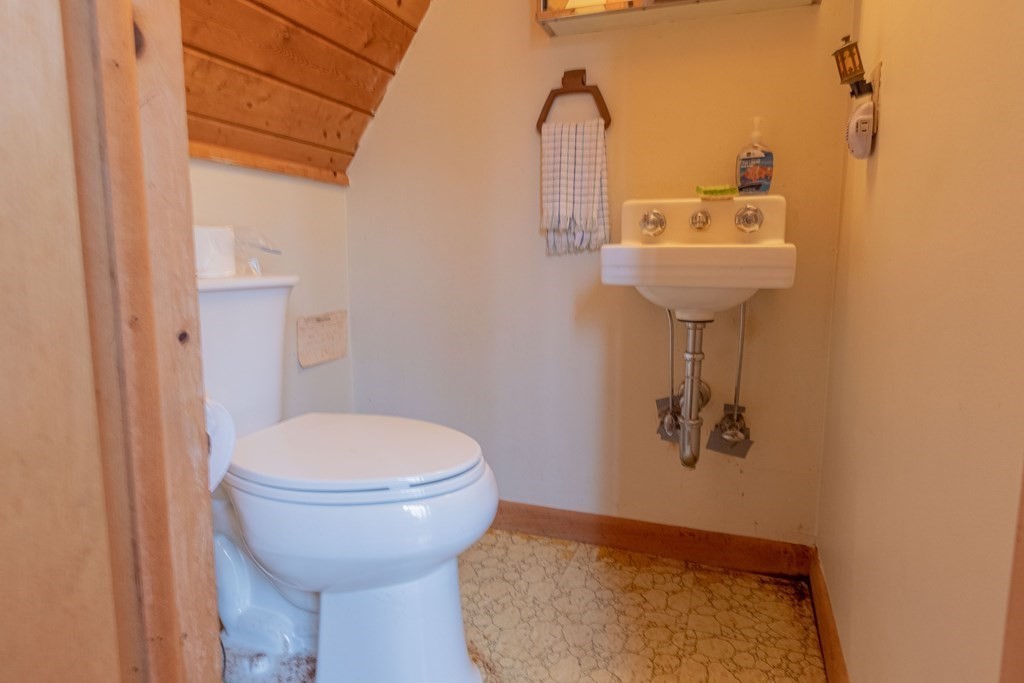 186 North Spencer Road Spencer, MA 01562 - Photo 36 of 38 Gallery Image 36