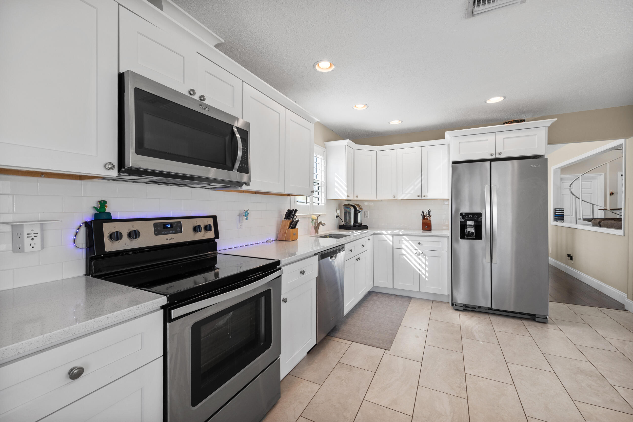 15 Hemlock Lane Tequesta, FL 33469 - Photo 14 of 40 12_0s9a5270.jpg